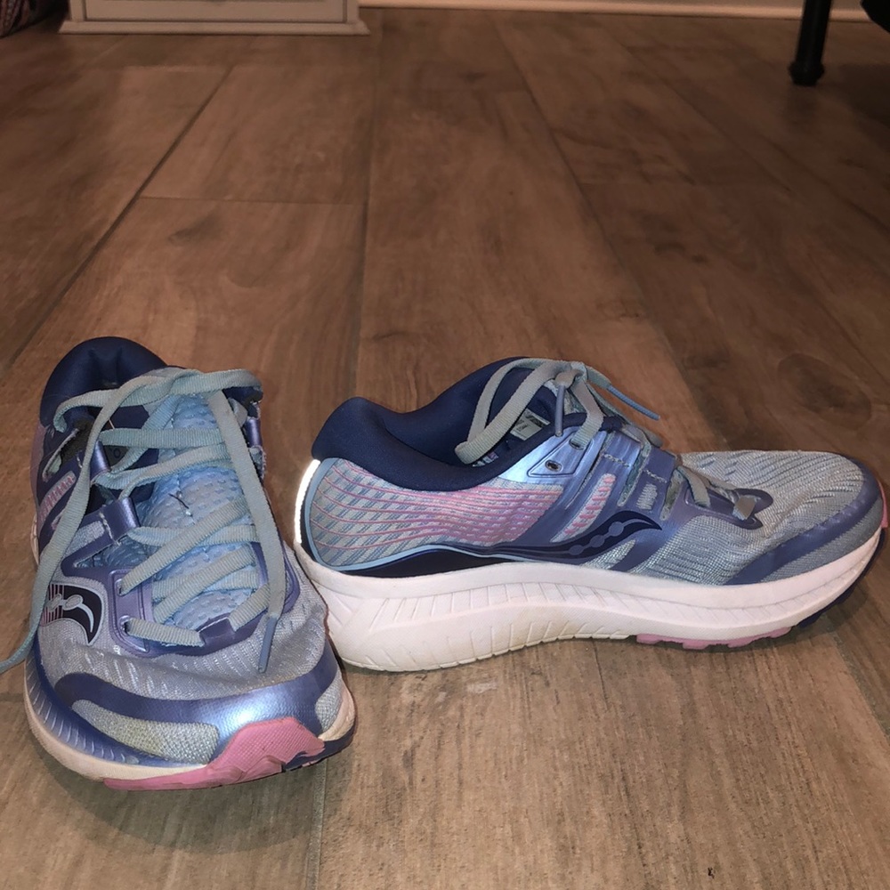 Saucony IsoRide Sneakers